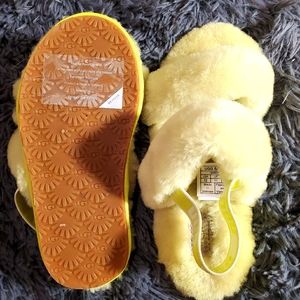 UGG Fluff yea slide slippers Girls SZ12